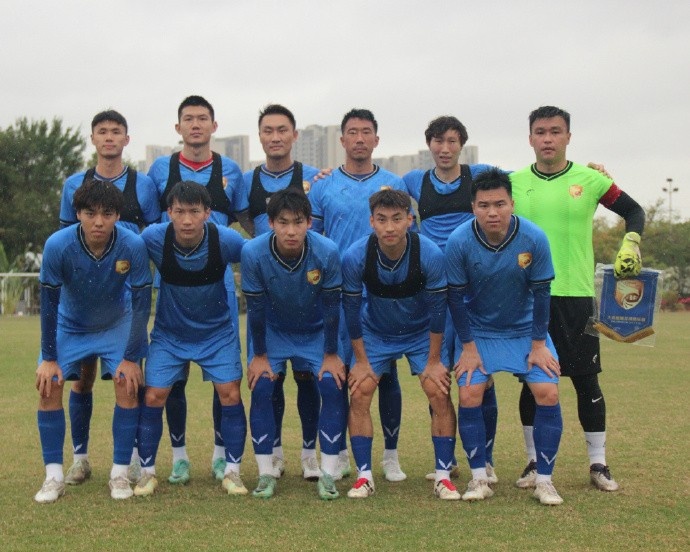  穆謝奎連入兩球?qū)⒈确帜孓D(zhuǎn)，大連鯤城2-1戰(zhàn)勝山西崇德榮海