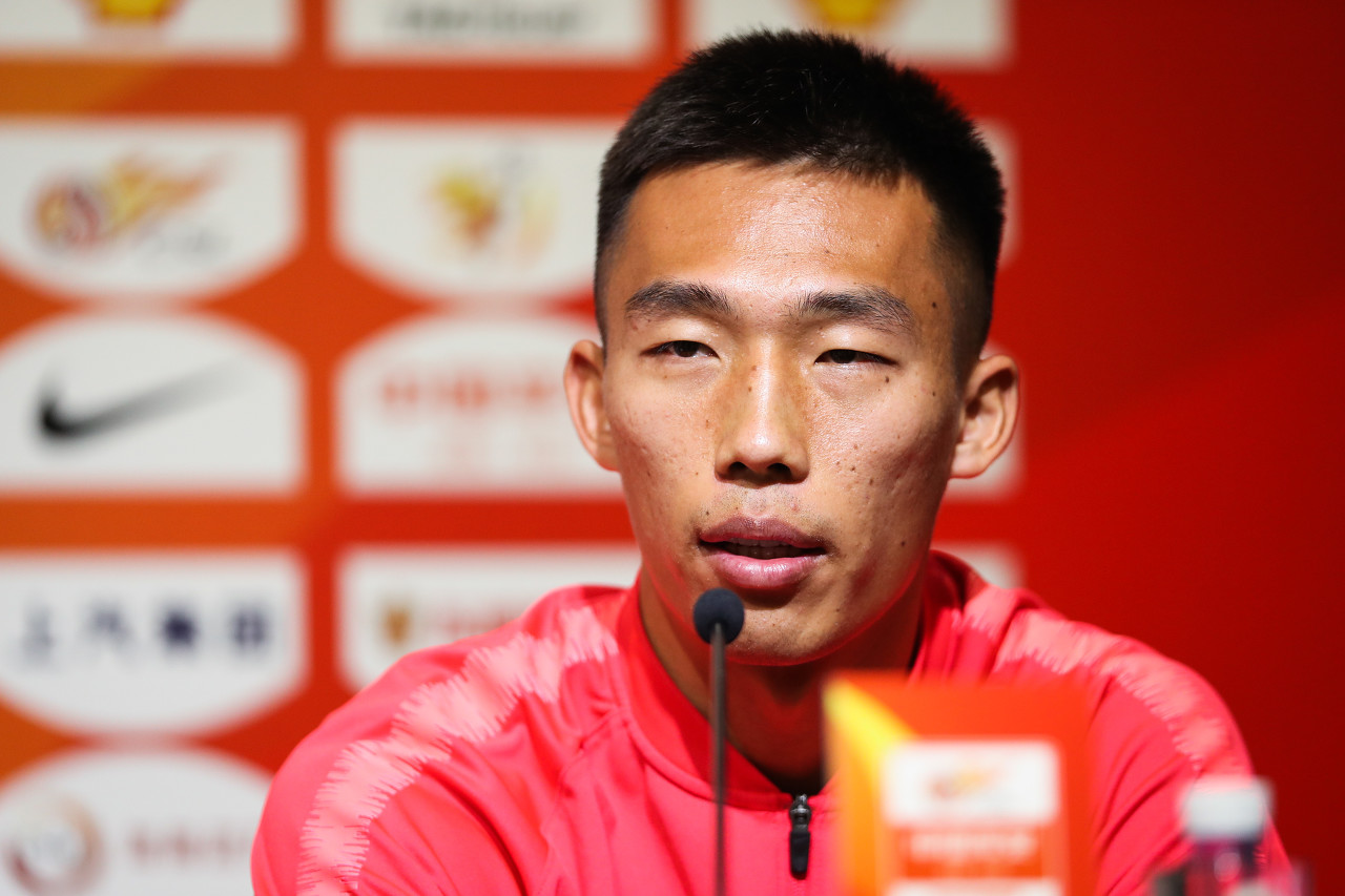  東體：劉小龍已前往西海岸報(bào)到 大連方面一直對劉祝潤、賀慣有意